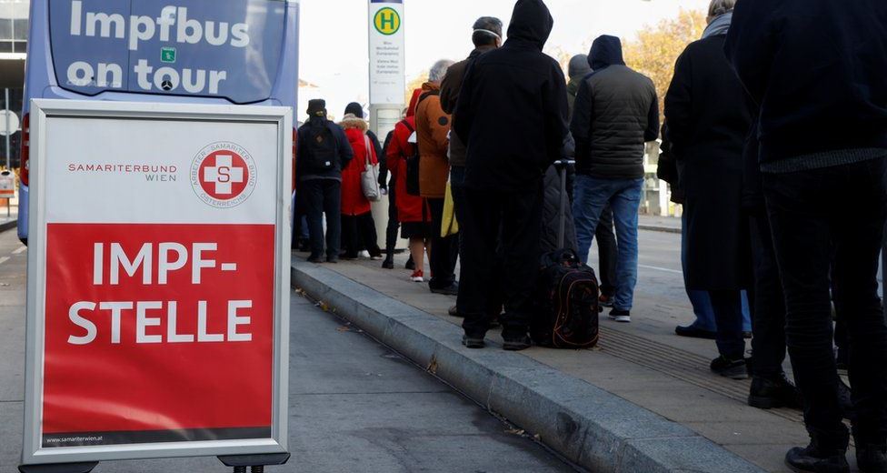 Austria nenshkruan ligjin, vaksinimi behet i detyrueshem